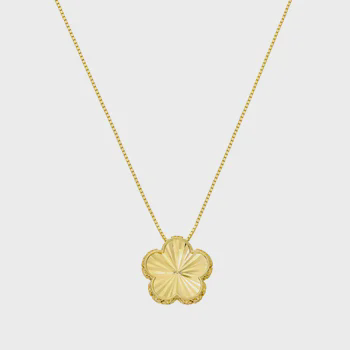 14kt Yellow Gold Flower Pendant Necklace